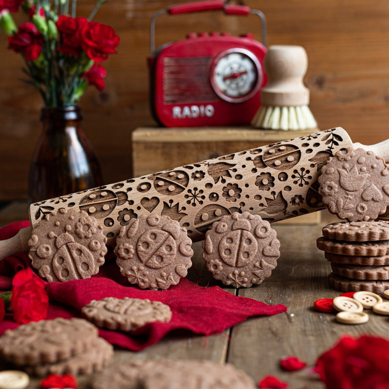 Engraved Rolling pin with Ladybugs Pattern