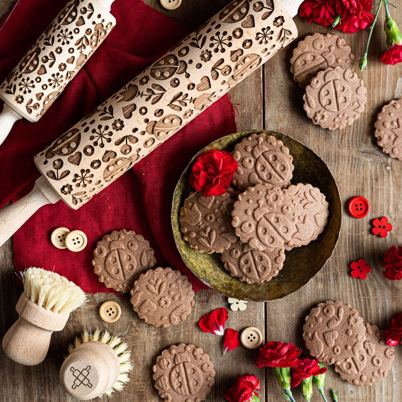 Engraved Rolling pin with Ladybugs Pattern